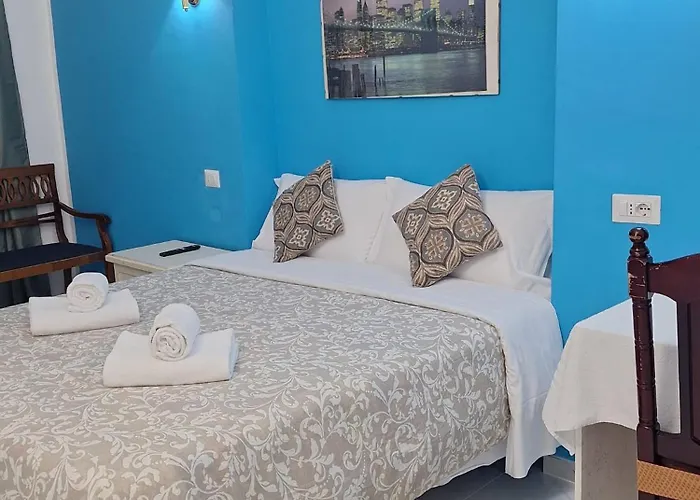 Relax On 247 Hostel *