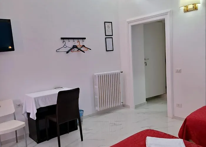 Relax On 247 Hostel *