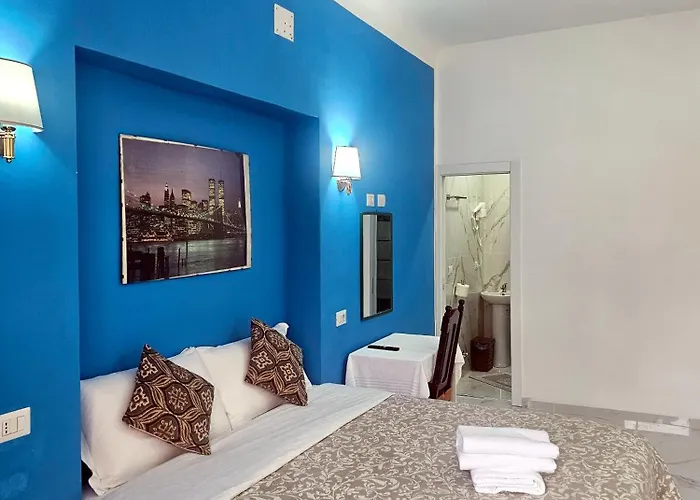 Relax On 247 Hostel *