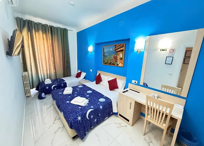 Relax On 247 Hostel *